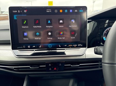 2026 Volkswagen Golf Edition 75 1.5 MHEV thumbnail