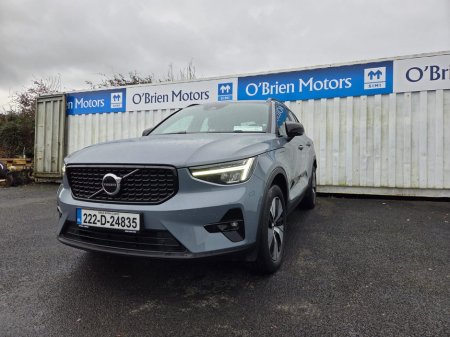 2022 Volvo XC40 - view 3