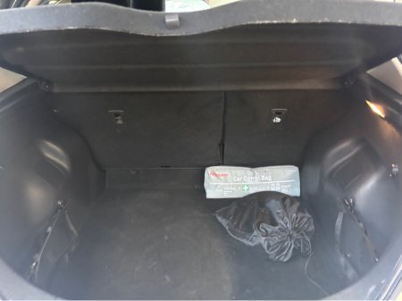 2019 Nissan Leaf - thumbnail 16