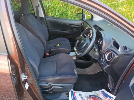 2014 Toyota Yaris 1.3 4 CYLINDER AUTOMATIC SERVICE HISTORY (5 STAMPS) 4 NEW TYRES NEW NCT REVERSE CAMERA LARGE TOUCH SCREEN MULTIMEDIA SYSTEM AUTOMATIC HEADLIGHTS €10,795