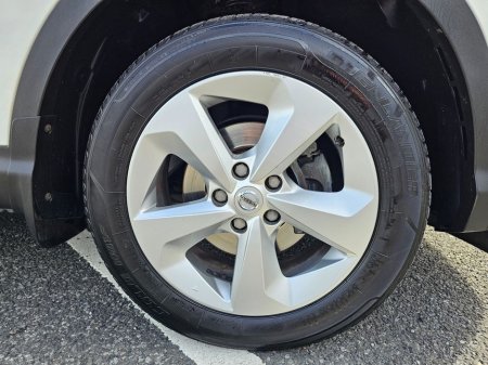 2018 Nissan Qashqai - thumbnail 36