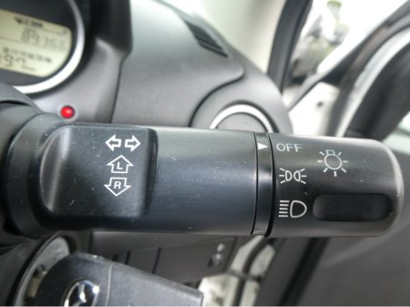 2013 Mazda Mazda2 - thumbnail 24