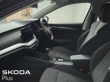 2023 Skoda Octavia - view 4