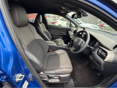2019 Toyota C-HR High Spec - Self Charge Hybrid - Facelift model €22,440