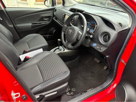 2015 Toyota Yaris HYBRID EXCEL CVT €12,995 thumbnail