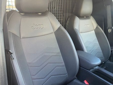 2025 Jeep Avenger BEV Altitude CDV €26,000 thumbnail