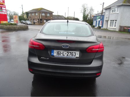 2016 Ford Focus - thumbnail 10