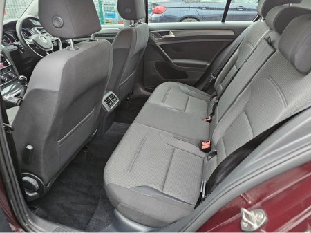 2017 Volkswagen Golf 2.0 TDI SE NAV BLUEMOTION 150PS 5DR €15,950 thumbnail