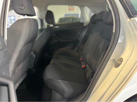 2019 Volkswagen Polo TRENDLINE 1.0 MANUAL 5SPEED 65HP 5DR €15,950 thumbnail