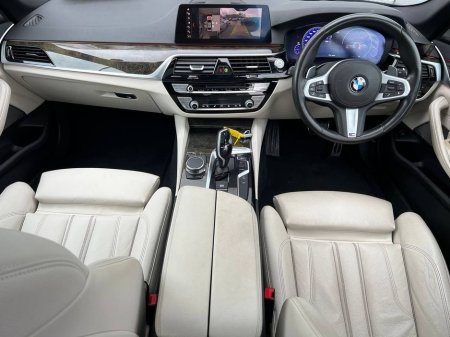 2019 BMW 5 Series 523d M-SPORT COMPETITION 2.0 D * HUGE SPEC * // OPENING SUNROOF // LEATHER M-SPORT INTERIOR // HARMAN/KARDON €32,955 thumbnail