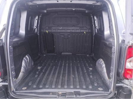 2022 Toyota Proace City Icon Model L1 1.5 Diesel SWB with 3 seats in front and double sliding doors. thumbnail