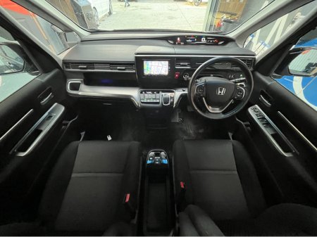 2019 Honda Stepwagon - thumbnail 16