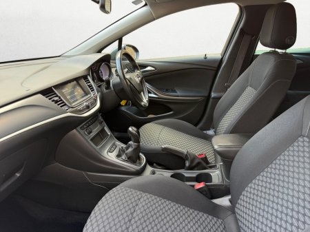 2019 Vauxhall Astra - thumbnail 6
