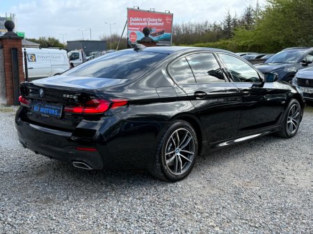 2022 BMW 5 Series - thumbnail 3