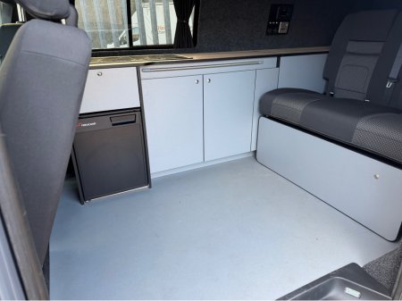 2020 Volkswagen Transporter - thumbnail 11