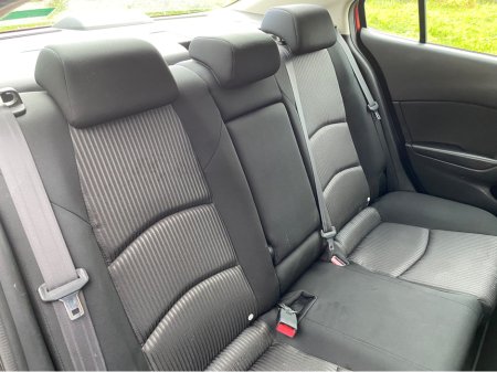 2016 Mazda Mazda3 1.5 D 105PS EXECUTIVE IPM 4 4DR €10,500 thumbnail