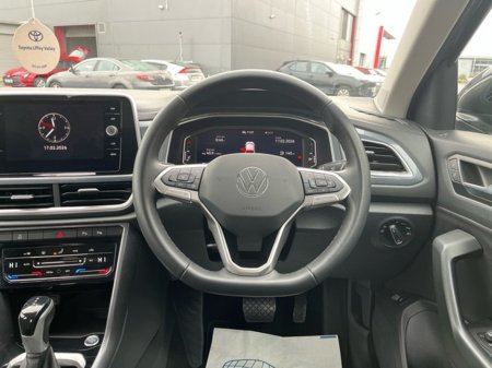 2023 Volkswagen T-Roc STYLE 1.5 TSI D7F 150HP €33,950 thumbnail
