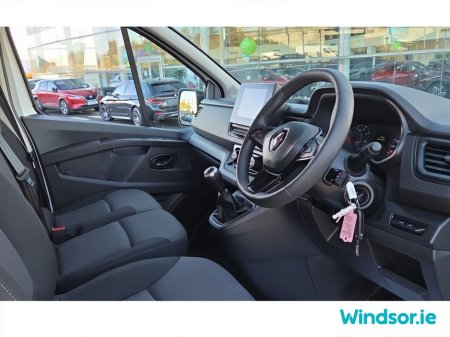 2022 Renault Trafic LL30 BLUE DCI 130 BUSIN €20,995 thumbnail