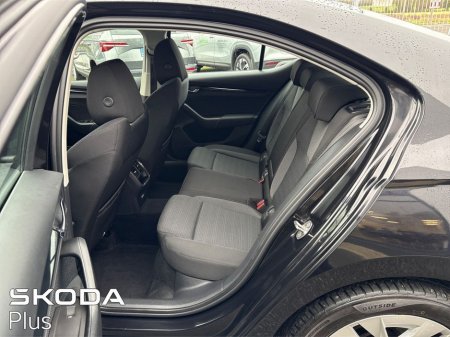 2023 Skoda Octavia Ambition 2.0TDI 115HP thumbnail