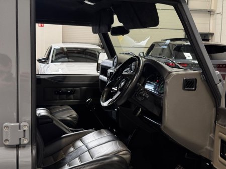 2015 Land Rover Defender TD XS UTILITY WAGON #87 thumbnail