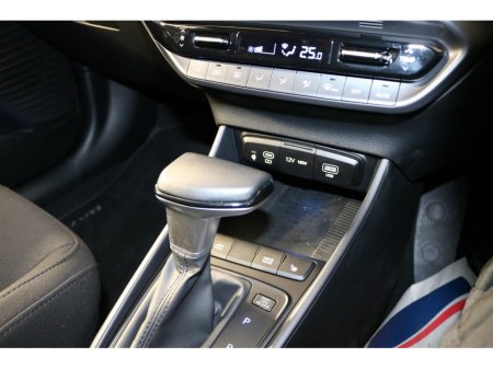 2025 Hyundai Bayon AUTOMATIC LOW MILEAGE EXECUTIVE 1.0 L PETROL HATCHBACK €28,895 thumbnail