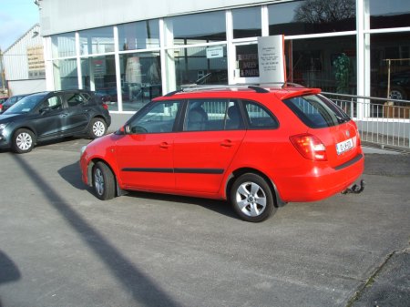 2010 Skoda Fabia - thumbnail 2