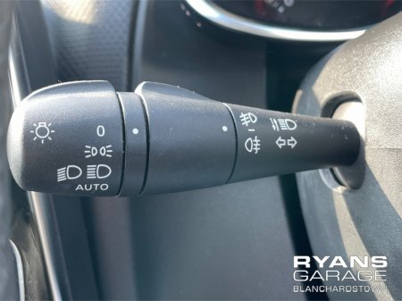 2019 Renault Clio - thumbnail 24