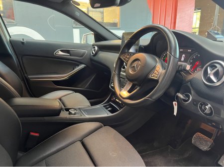 2018 Mercedes-Benz A Class €18950! 2018 MERCEDEZ-BENZ A180 AMG STYLE 1.6 AUTOMATIC / CRUISE CONTROL / REVERSE CAMERA / ELECTRIC MEMORY & HEATED SEATS €18,950 thumbnail