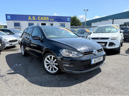 2015 Volkswagen Golf HIGHLINE 1.6 TDI ** COMPREHENSIVE SERVICE HISTORY ** HIGH SPEC IRISH CAR ** REVERSE CAMERA ** SAT NAV ** 2 KEYS ** SUPERB EXAMPLE ** €6,995
