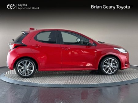 2024 Toyota Yaris HYBRID PLATINUM *TOP SPEC* €28,950 thumbnail