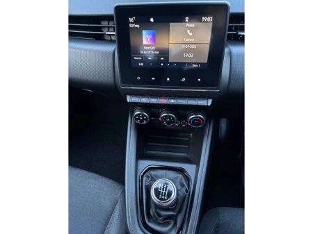 2022 Renault Clio Dynamique SCe 65 €14,000 thumbnail