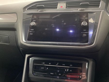 2024 Volkswagen Tiguan - thumbnail 8