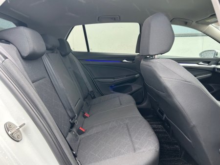 2024 Volkswagen Golf Volkswagen Golf Style DSG 2.0 TDI 2024 €30,950 thumbnail