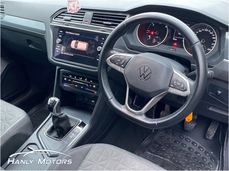 2021 Volkswagen Tiguan LIFE 2.0 TDI MANUAL 6SPEED FWD 122BHP 5 €24,450 thumbnail