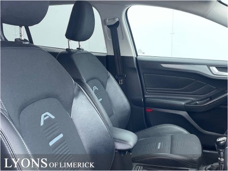 2019 Ford Focus - thumbnail 10