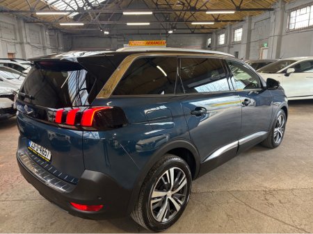 2023 Peugeot 5008 - thumbnail 2