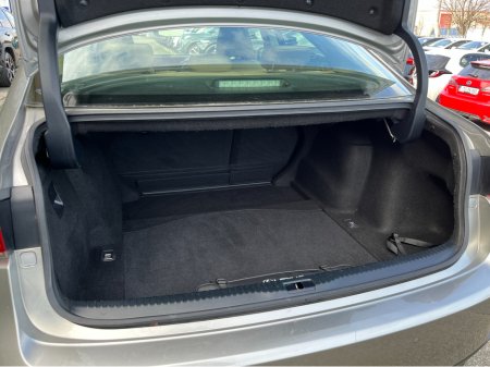 2018 Lexus IS 300 h - thumbnail 8