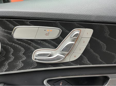 2020 Mercedes-Benz C Class 2020 MERCEDES-BENZ C220D LAUREUS EDITION SPORTS P 2.0 AUTOMATIC / CRUISE CONTROL / REVERSE CAMERA / ELECTRIC MEMORY & HEATED SEATS / PADDLE SHIFTERS AND MORE thumbnail