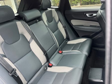 2023 Volvo XC60 - thumbnail 10