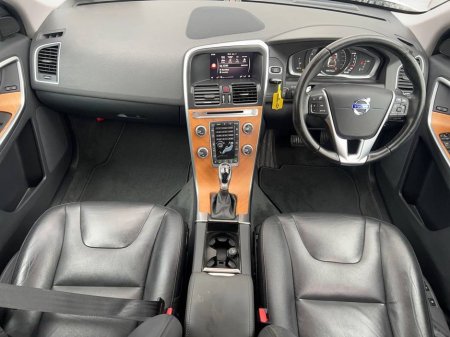2017 Volvo XC60 D4 CLASSIC 2.0 D // OPENING PAN ROOF // LEATHER INTERIOR // DIGITAL CLUSTER €24,900 thumbnail