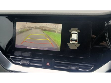 2020 Kia Niro *PLUG-IN HYBRID* 1.6 PREMIUM 5dr €18,950 thumbnail