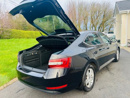 2016 Skoda Superb - thumbnail 6