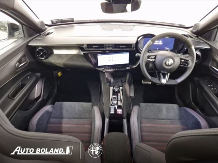 2026 Alfa Romeo Junior ELETTRICA Speciale 156HP Tech & interior performance pack €47,000