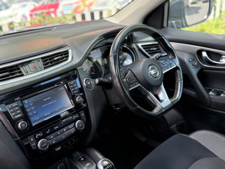 2017 Nissan Qashqai - thumbnail 10