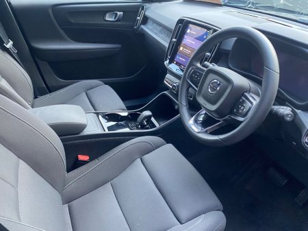 2023 Volvo XC40 Core Recharge Auto EV €31,900 thumbnail