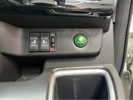 2020 Honda Stepwagon - thumbnail 12