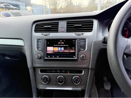 2017 Volkswagen Golf 1.4 TSI S BLUEMOTION 125PS 5DR €12,950 thumbnail