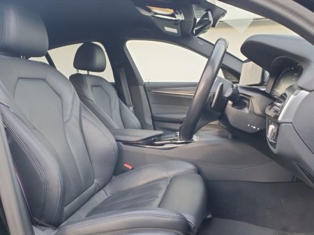 2023 BMW 5 Series 520d M Sport thumbnail