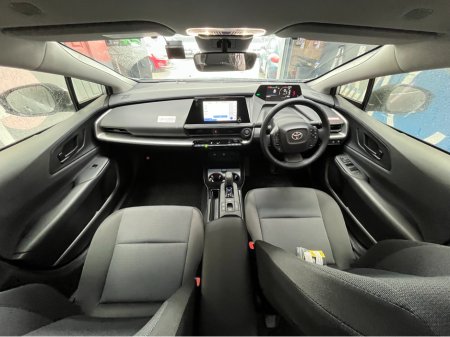 2025 Toyota Prius - thumbnail 14