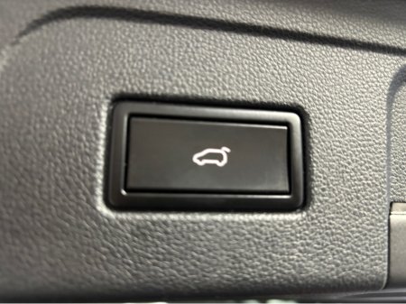 2020 Volkswagen Touran VOLKSWAGEN TOURAN 1.4 TSI DSG*7 SEATER*FRONT AND REAR HEATED SEATS*PARK ASSIST & CAMERA*ELECTRIC TAILGATE*LANE ASSIST*FINANCE AVAILABLE TRADE INS WELCOME* thumbnail